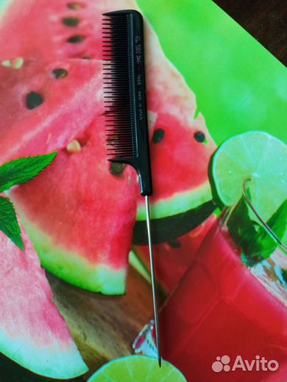 Расчески для парикмахера