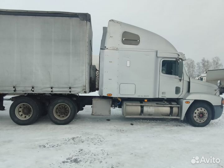 Freightliner Century с полуприцепом, 1999