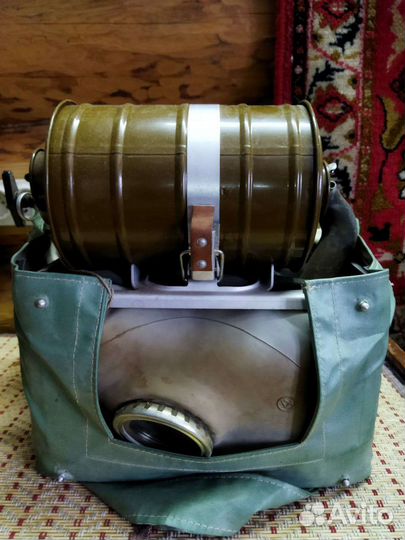 Противогаз изолирующий