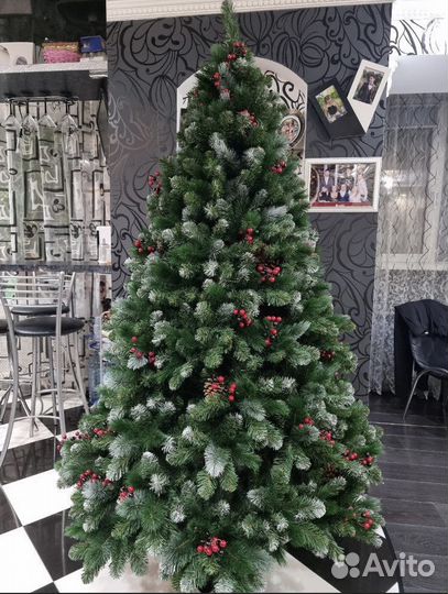 Сосна искусственная с шишками и ягодами