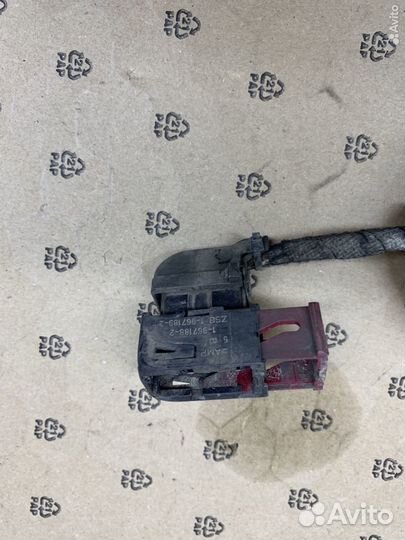 Разъём фишка галоген. фары Opel Astra H Zafira B