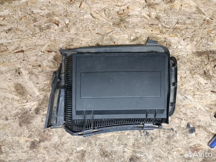 Корпус салонного фильтра BMW e39 левый