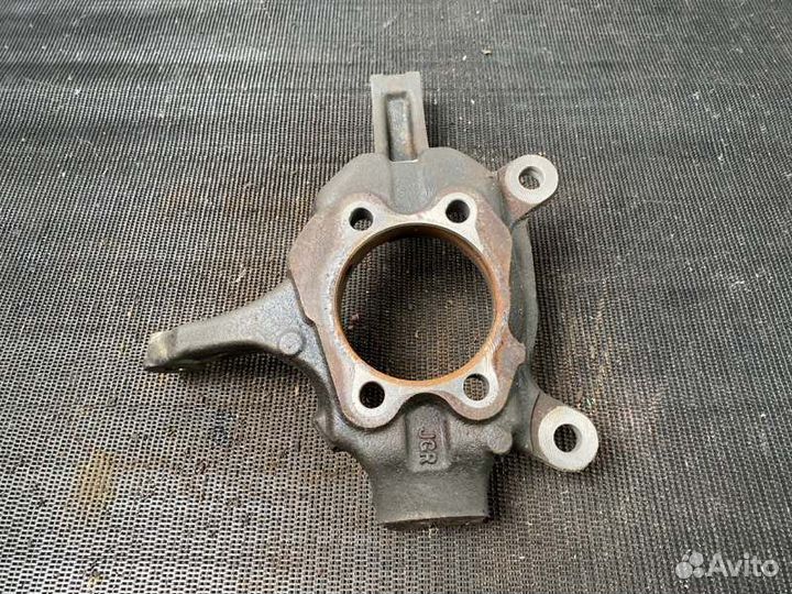 Поворотный кулак передний правый Nissan X-Trail 20