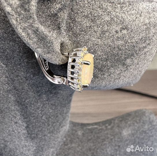 Серьги с опалом