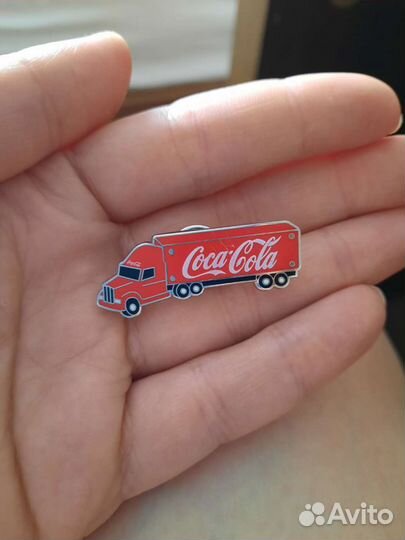 Значки кока кола