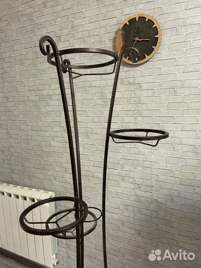 Подставка для цветов металлическая