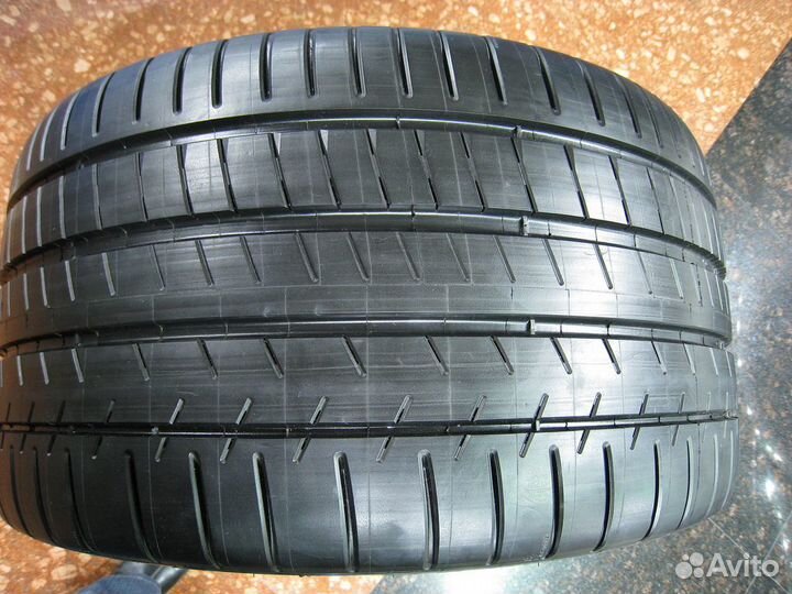 Michelin Pilot Super Sport ZP 275/30 R21 98Y