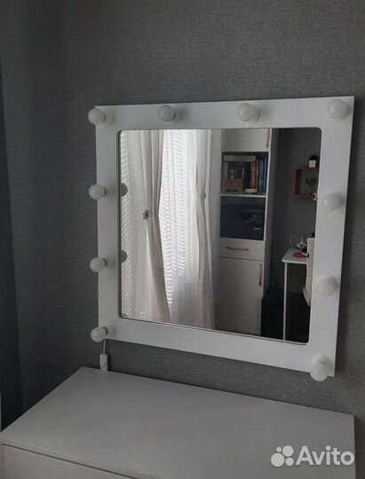 Зеркало с лампочками