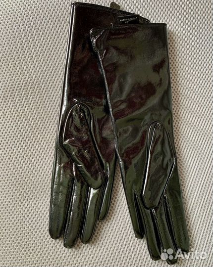 Перчатки кожаные лаковые новые