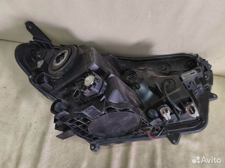 Фара левая правая Toyota Rav4 CA40 рестайлинг