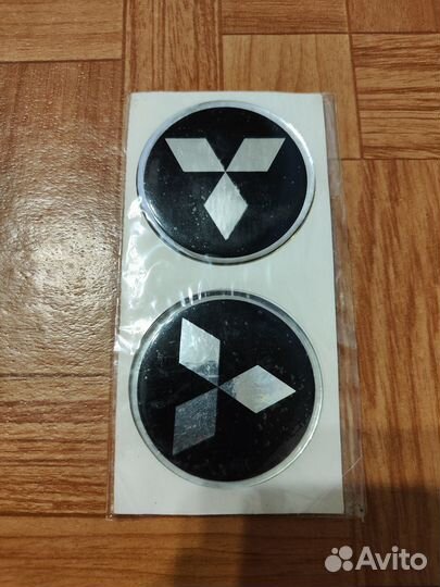 Наклейки на заглушки ступицы Mitsubishi