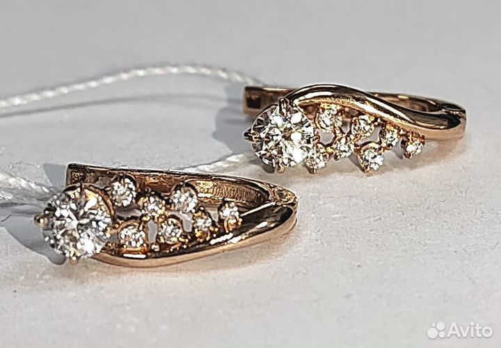 Золотые серьги с камнем