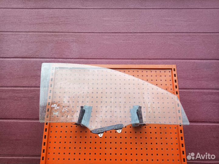 Стекло Honda CR-V