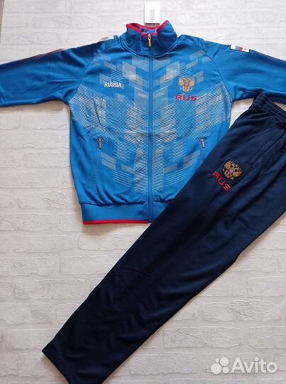 Спортивные костюмы 