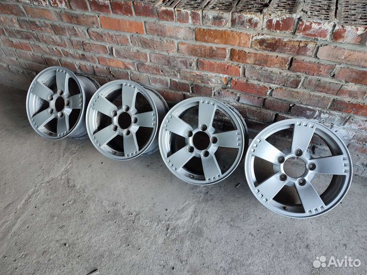 Литые диски на ниву Кик Камелот R16 5х139.7