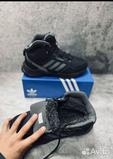 Зимний кроссовки 43р