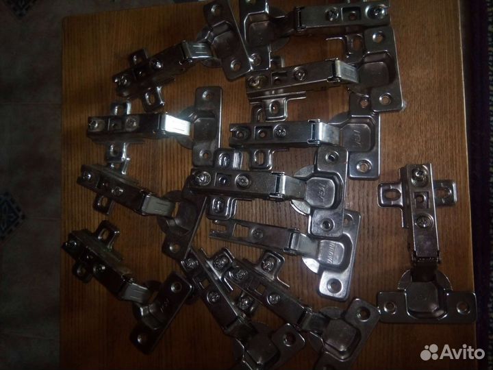 Петли мебельные и ручки