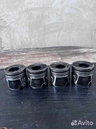 Поршень б/у VW Caddy III