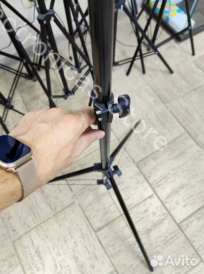 Штатив универсальный Tripod