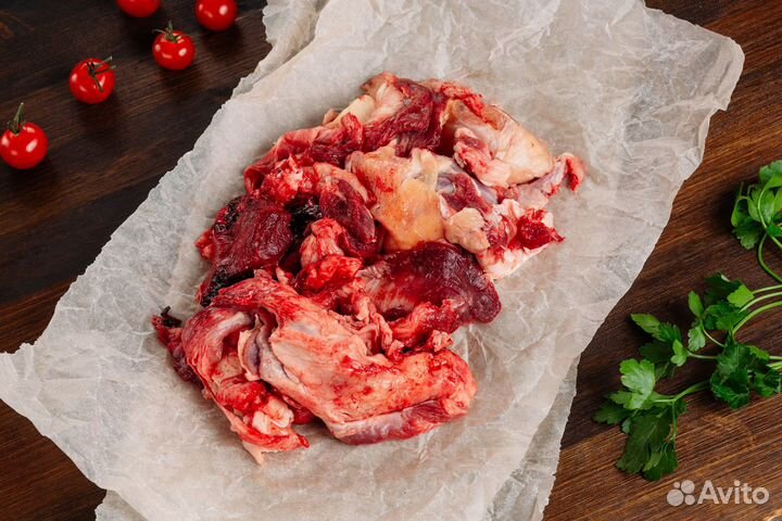 Мясной корм для собак, фарш, кости для собак