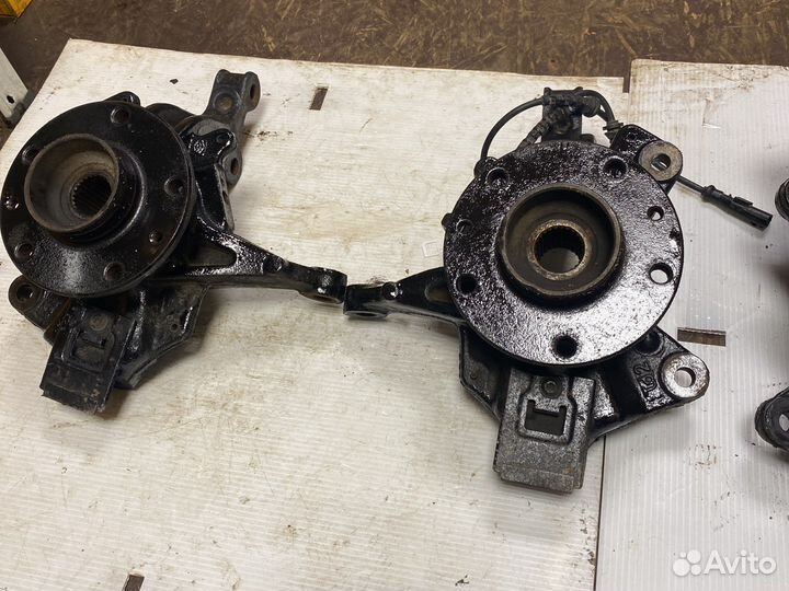 Поворотный кулак передний Renault fluence