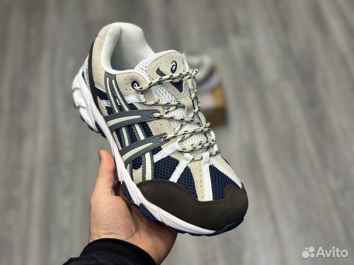Кроссовки Asics
