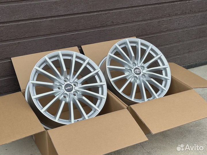 Диски R18 8j 5x114,3 ET40 OEM124 FS
