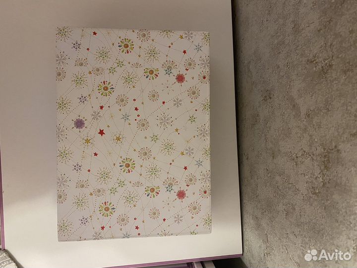 Новогодняя подарочная коробка