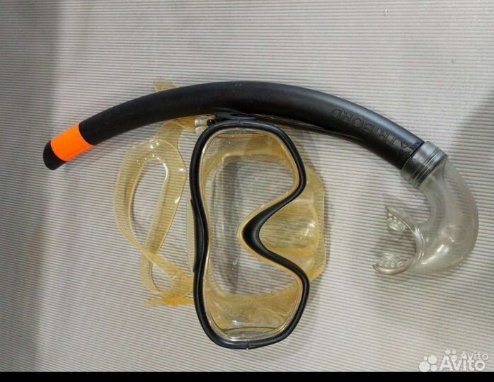 Маска с трубкой для плавания