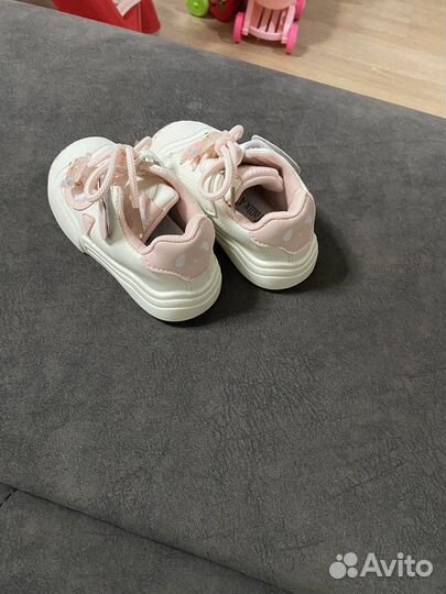 Кроссовки детские 24 размер для девочки