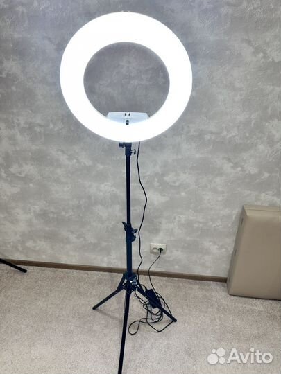 Кольцевая лампа со штативом 45
