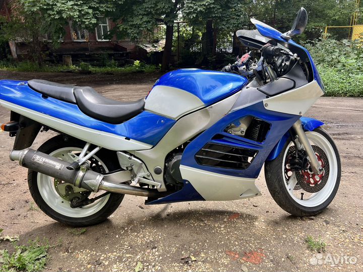 Suzuki RF400