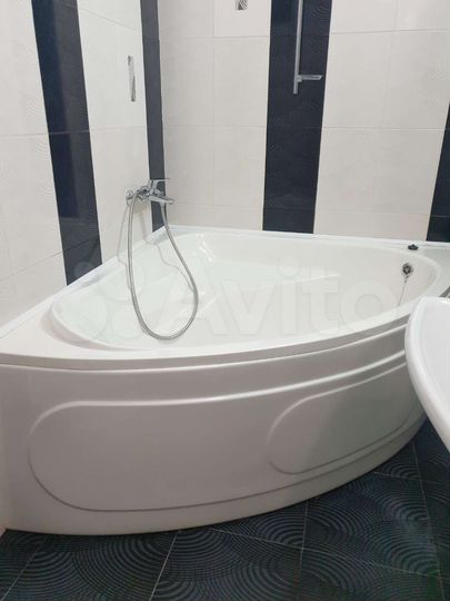 2-к. квартира, 61 м², 3/9 эт.