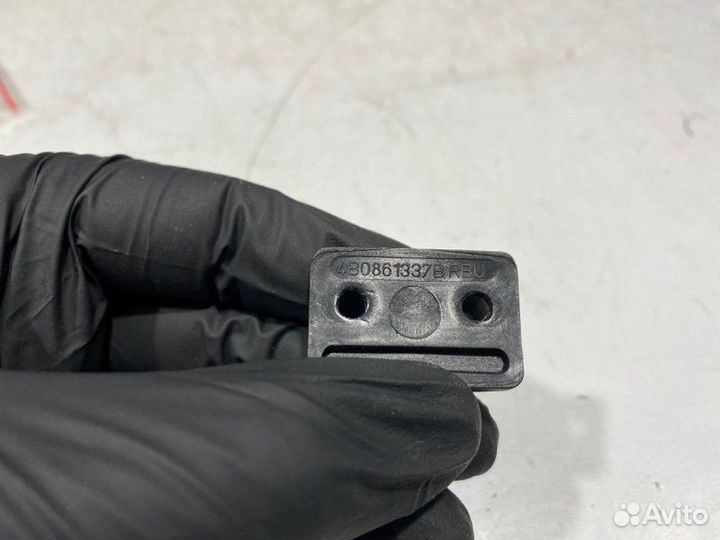 Крючок для шторки задний Audi A6 Allroad C5 BES