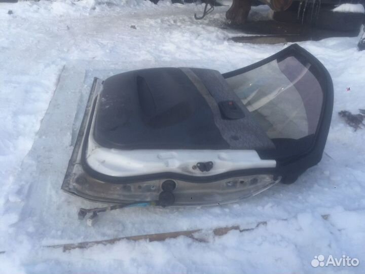 Дверь левая передняя Toyota Ipsum