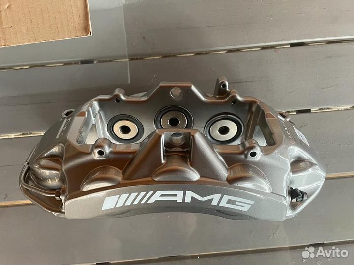 Тормозной суппорт передний правый 63AMG оригинал