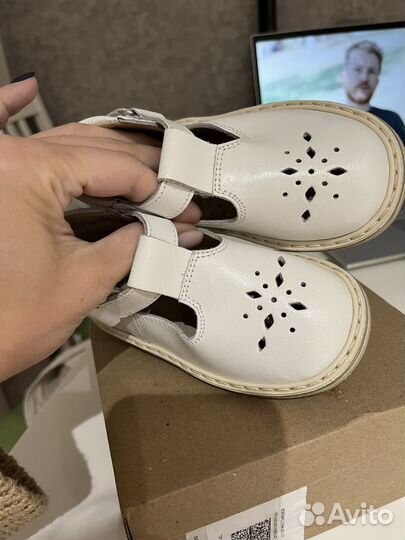 Сандалии для девочки