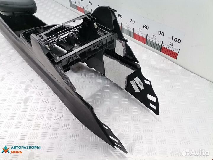 Консоль салона (центральная часть) BMW F45