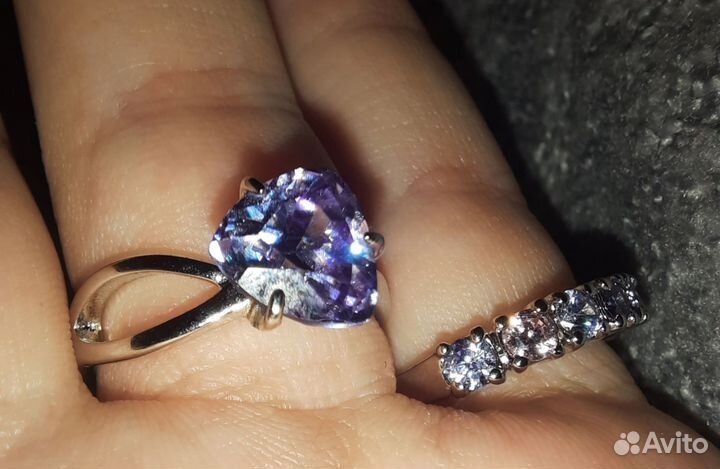 Кольца с камнями