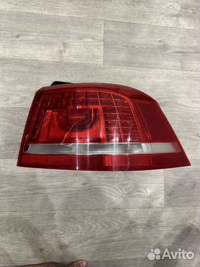 Задний правый фонарь volkswagen passat B7