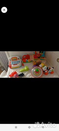 Велосипед с родительской ручкой детский и игрушки