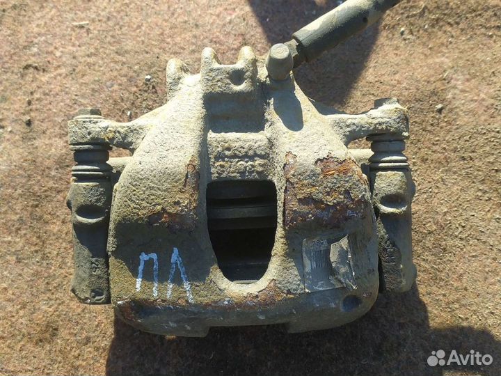 Передний левый тормозной суппорт citroen c4