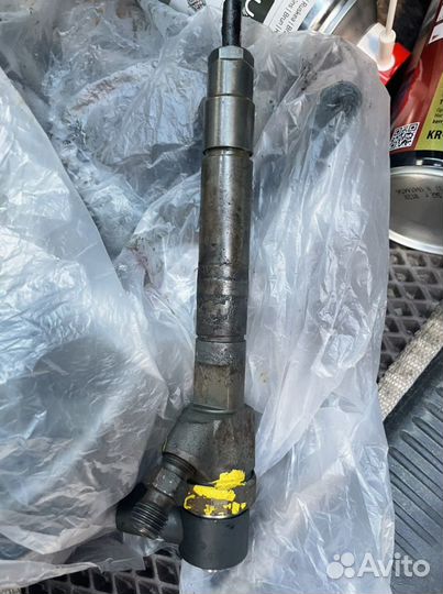 Форсунка топливная 2.7 Jeep Grand Cherokee WJ