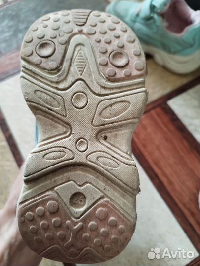 Кроссовки для девочки 25 размер