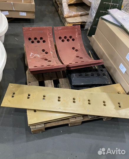 Нож отвала грейдера средний, боковой, кдм