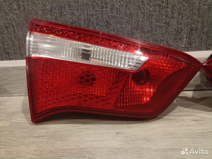 Задний внутренний фонарь Киа Рио 3
