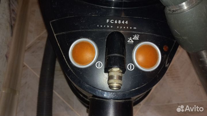 Моющий пылесос Fhilips