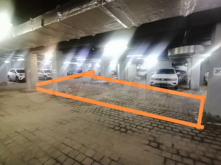 Машиноместо, > 30 м²