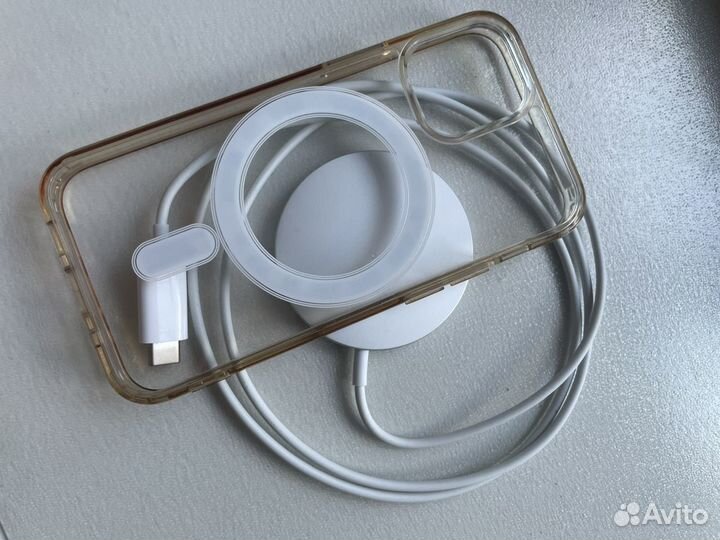 Зарядка на iPhone 12 mini