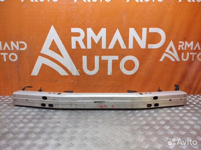 Усилитель бампера передний Toyota Land Cruiser 200